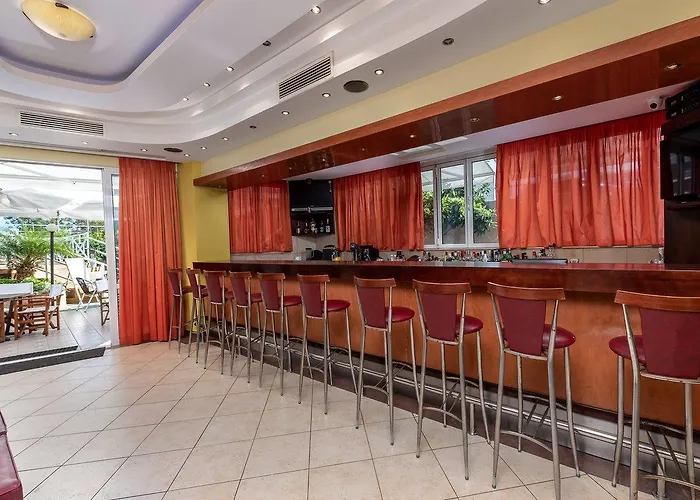 Marine Congo Hotel 2*