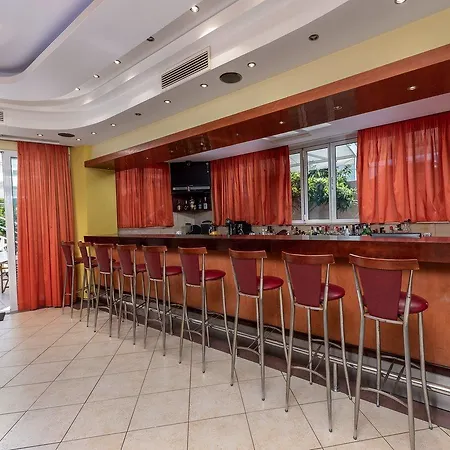 Marine Congo Отель 2*